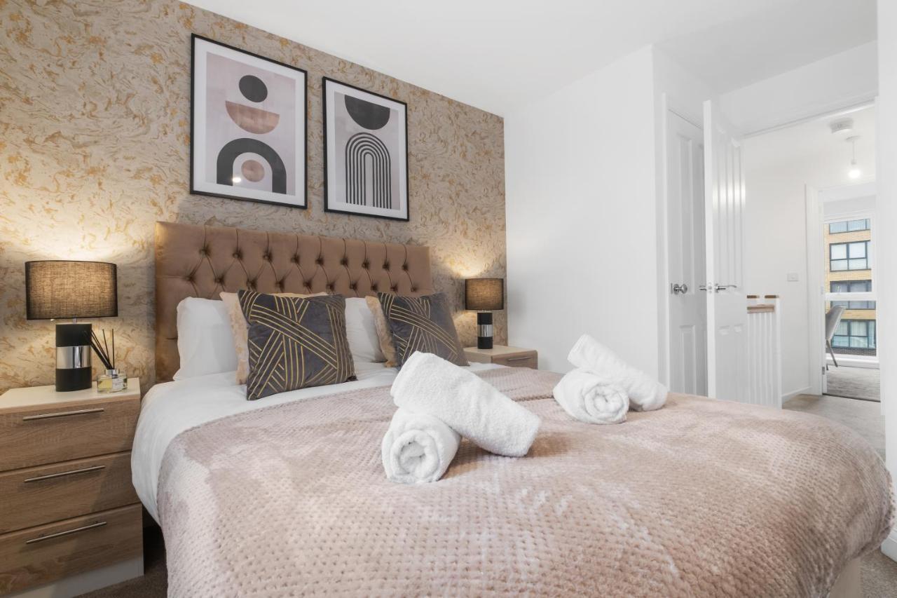 Luxury 2 Bed House City Centre ✘ Bbq & Garden ☆ Family Friendly→ Swingball & Outdoor Furniture - Free Parking → With 50 Inch Smart Tv, Free Netflix & Wifi ✘ Comfy Seating Area - By Maevela Бирмингем Экстерьер фото